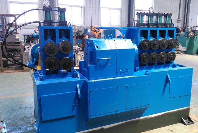 Machine à éplucher la canne noire
