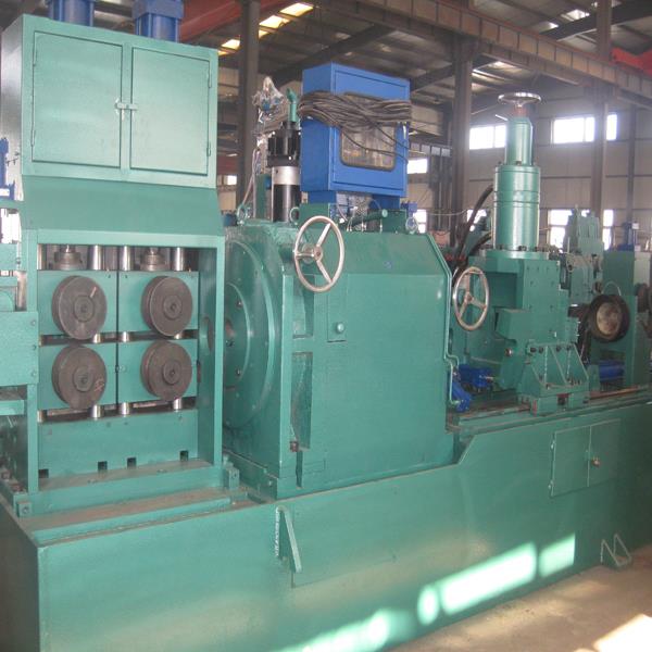 Machine d'épluchage de barre d'acier au carbone de haute précision