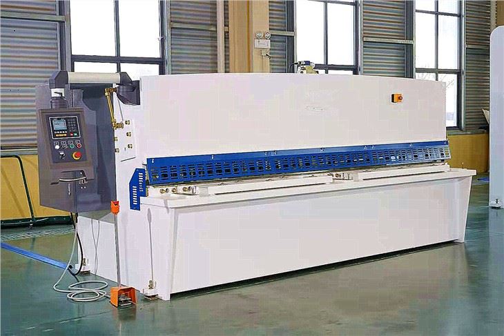 Machine à cintrer hydraulique HGWADE-135T/4000