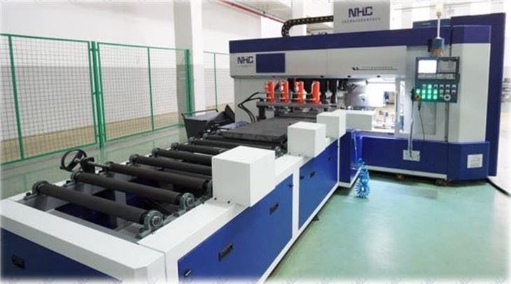 Machines de sciage et de fraisage de plaques d'acier CNC de haute précision